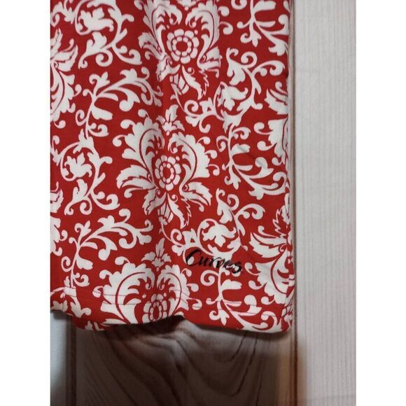 Curves Red Floral V-Neck Short Sleeve Top - Picture 4 of 7